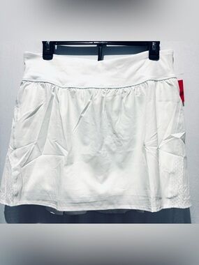 Spanx Women’s white skort - Size XL